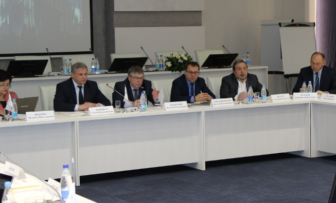 Выездное заседание Экспертного совета по здравоохранению Совета Федерации прошло на площадке биотехнопарка ГЕНЕРИУМ фото